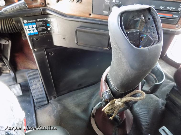 image for item DB8684 1997 Freightliner FLD120 Classic dump truck