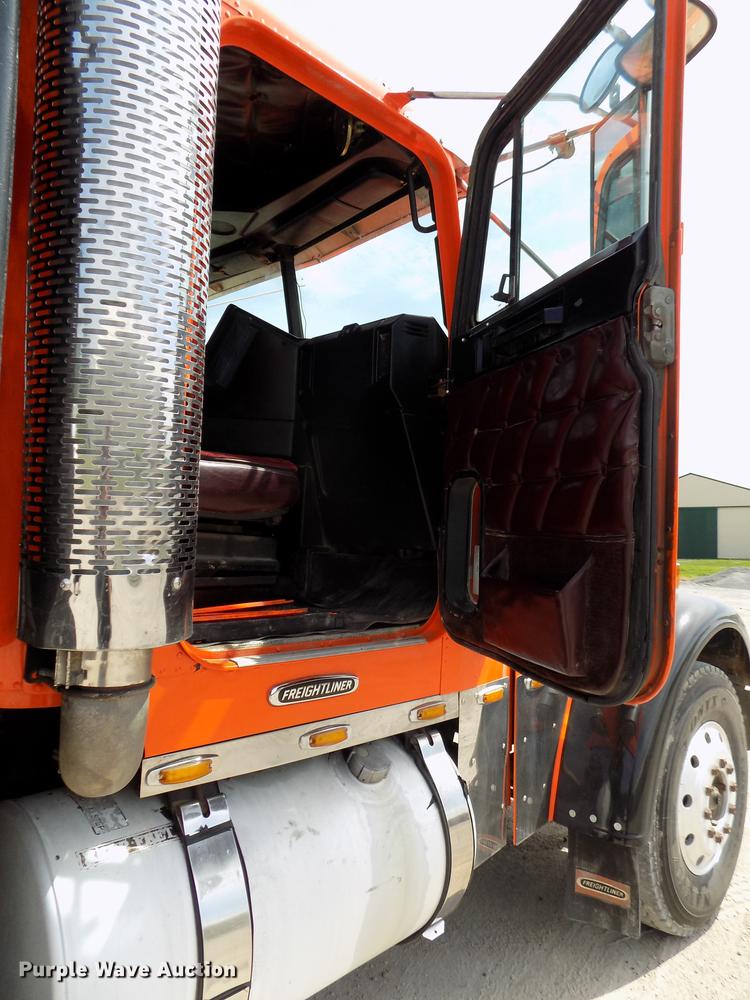 image for item DB8684 1997 Freightliner FLD120 Classic dump truck