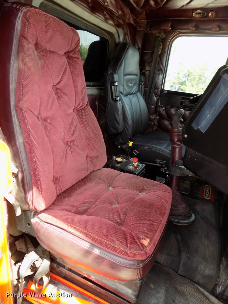 image for item DB8684 1997 Freightliner FLD120 Classic dump truck