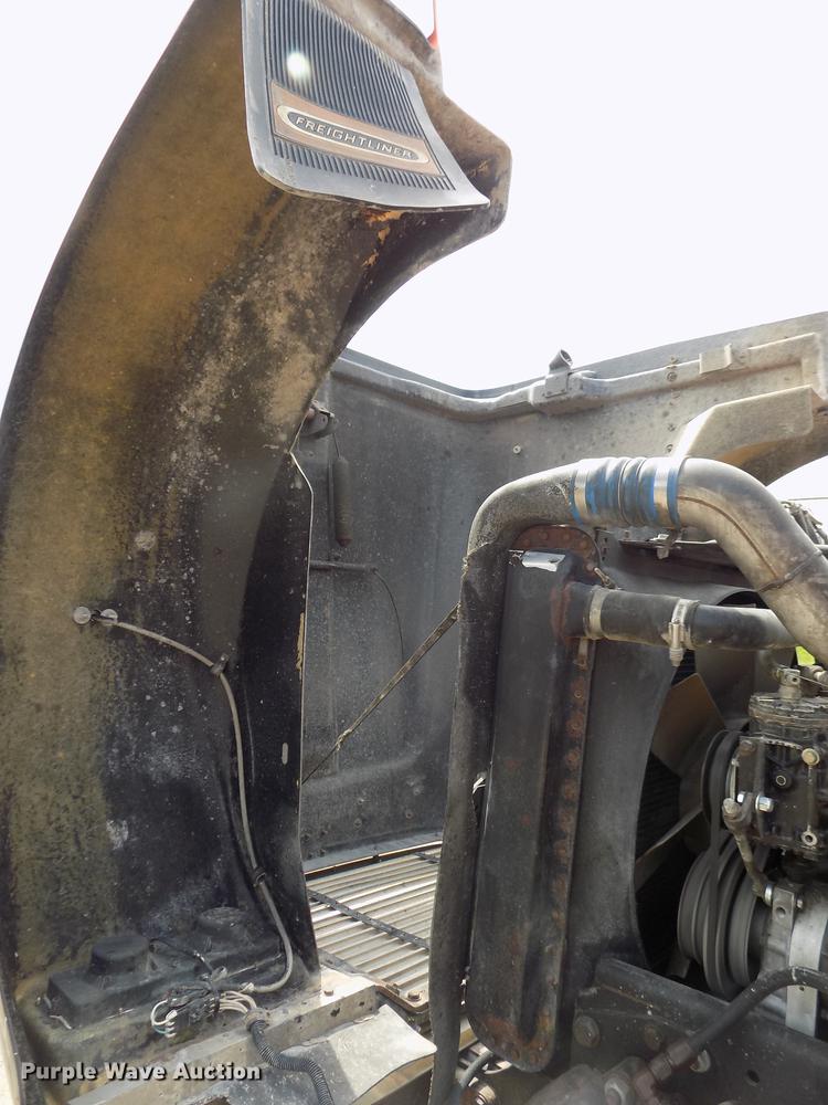 image for item DB8684 1997 Freightliner FLD120 Classic dump truck