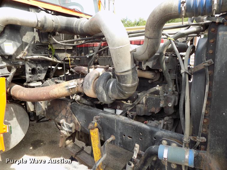 image for item DB8684 1997 Freightliner FLD120 Classic dump truck