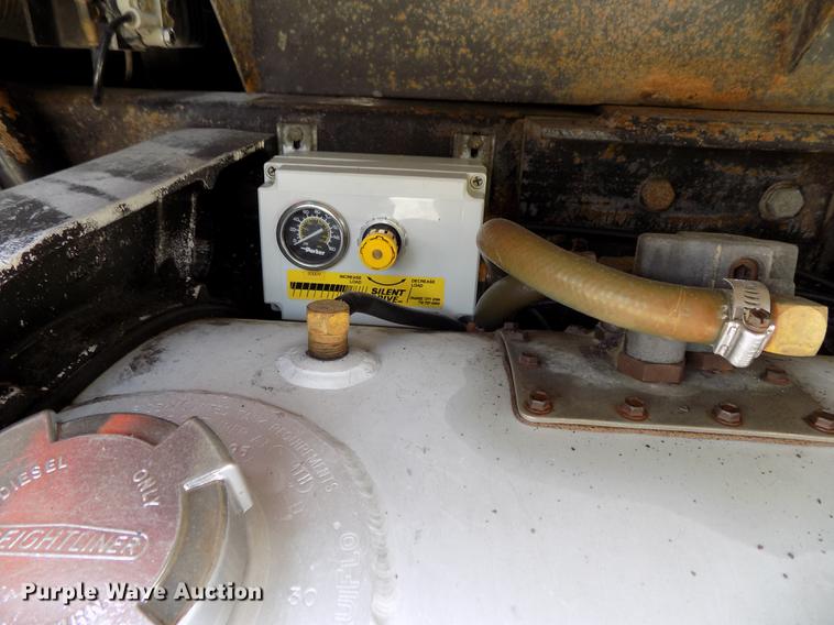 image for item DB8684 1997 Freightliner FLD120 Classic dump truck