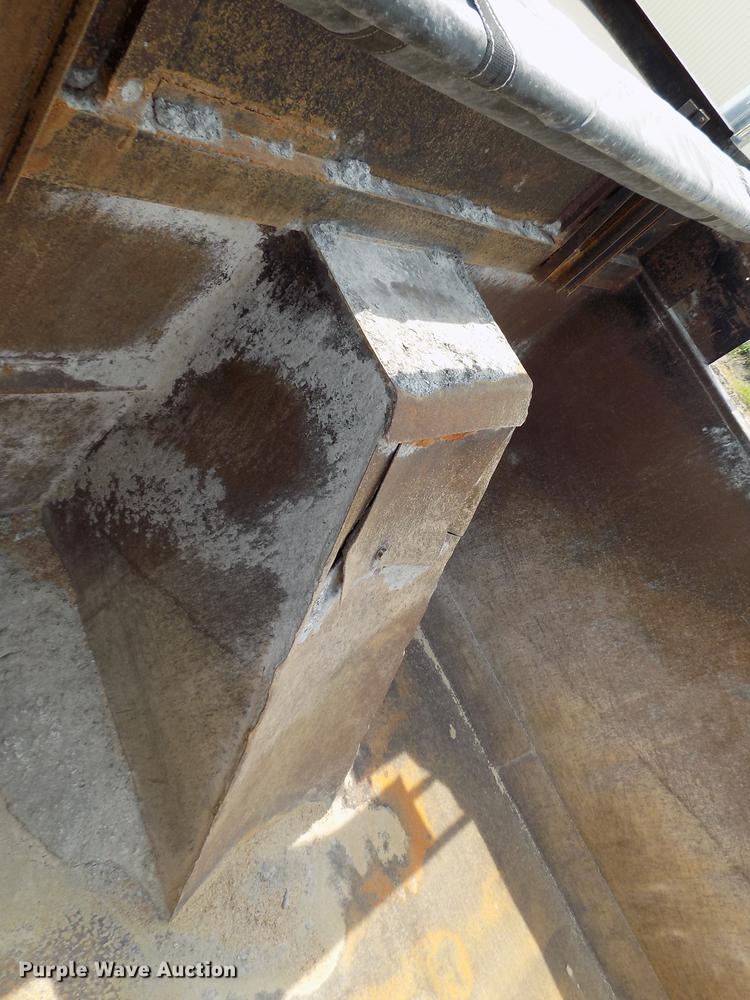 image for item DB8684 1997 Freightliner FLD120 Classic dump truck