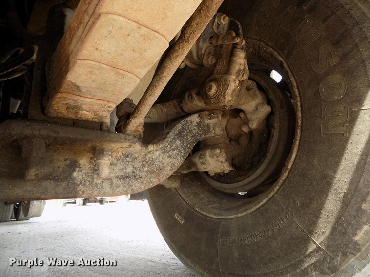 image for item DB8684 1997 Freightliner FLD120 Classic dump truck