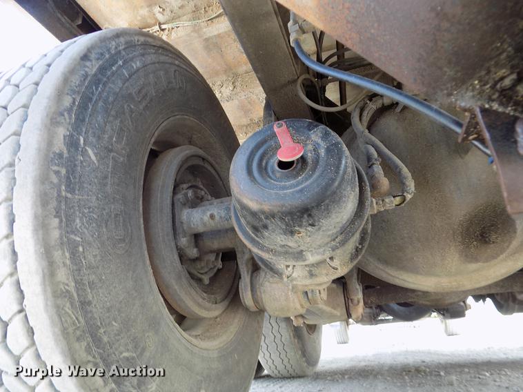 image for item DB8684 1997 Freightliner FLD120 Classic dump truck