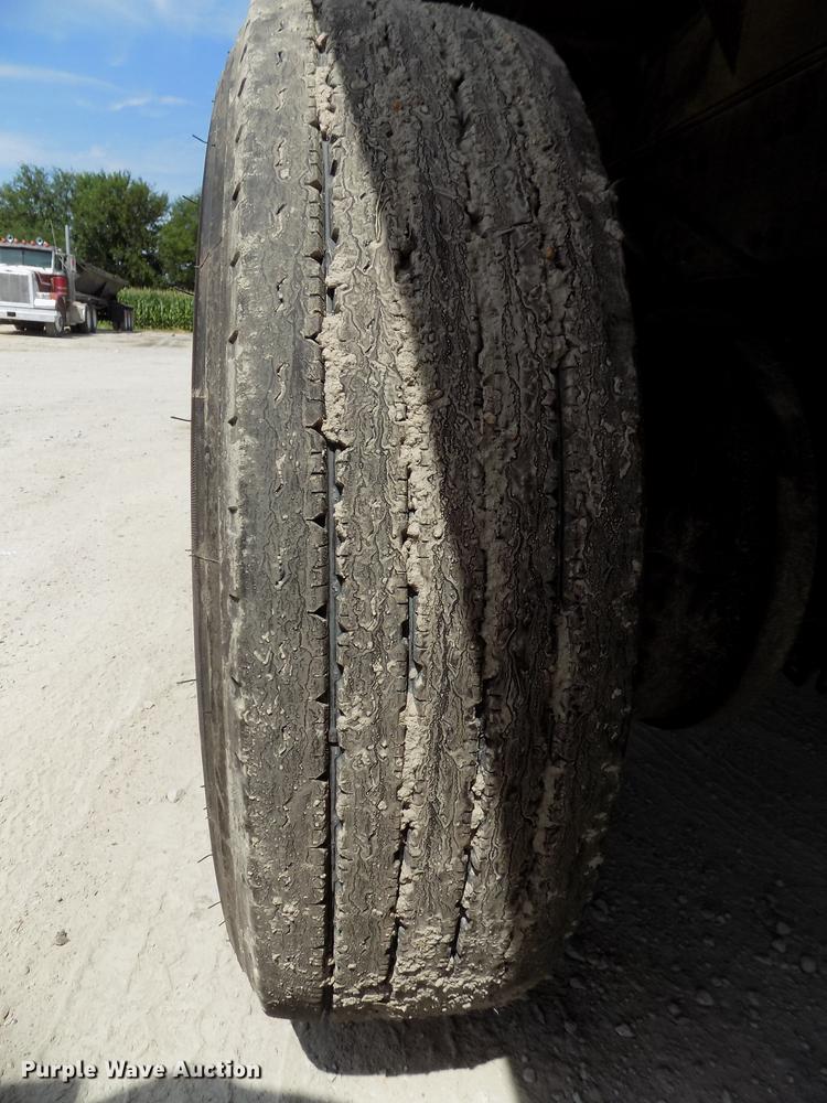 image for item DB8684 1997 Freightliner FLD120 Classic dump truck