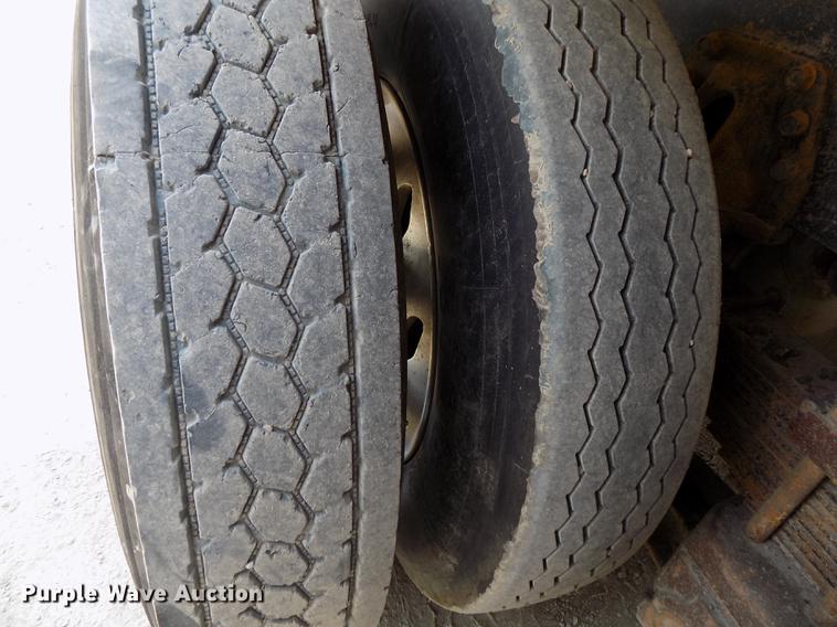 image for item DB8684 1997 Freightliner FLD120 Classic dump truck