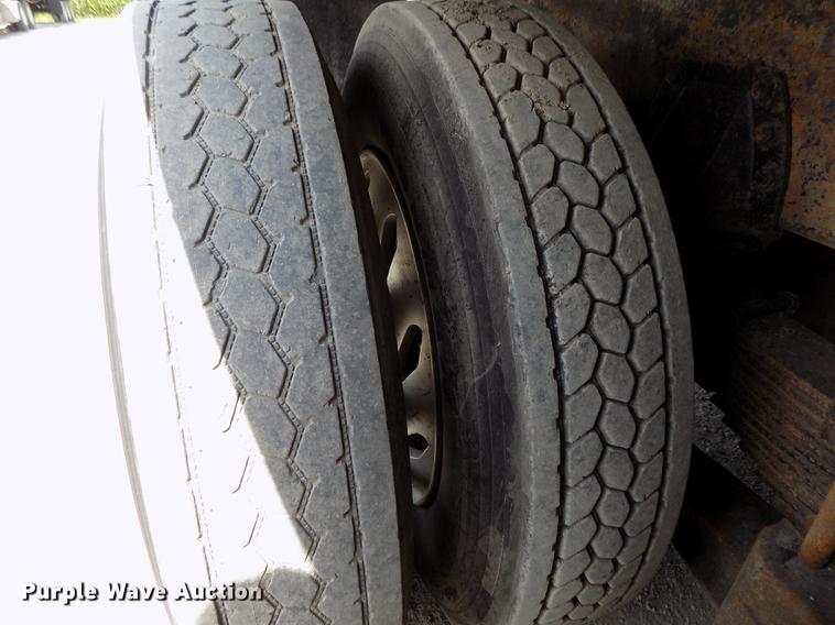 image for item DB8684 1997 Freightliner FLD120 Classic dump truck