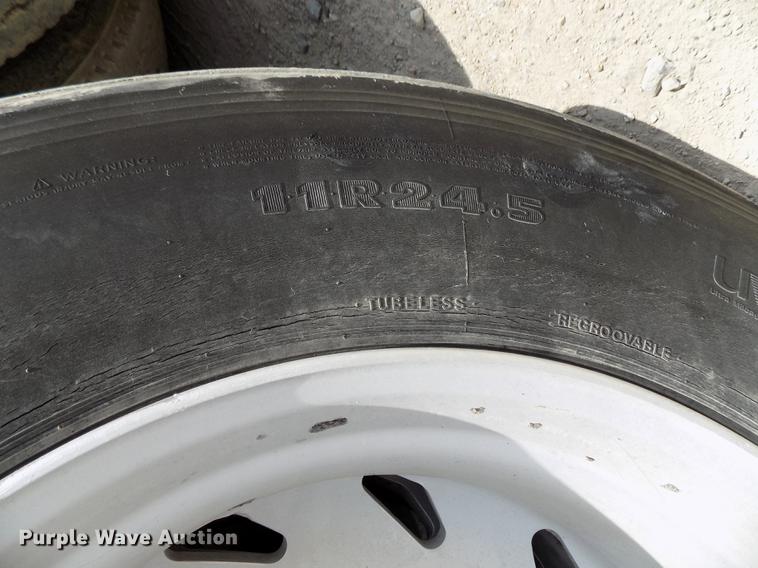 image for item DB8684 1997 Freightliner FLD120 Classic dump truck