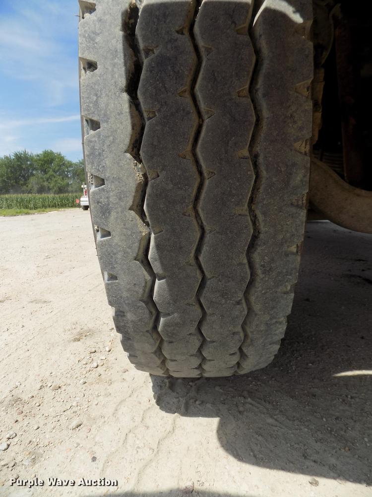 image for item DB8684 1997 Freightliner FLD120 Classic dump truck