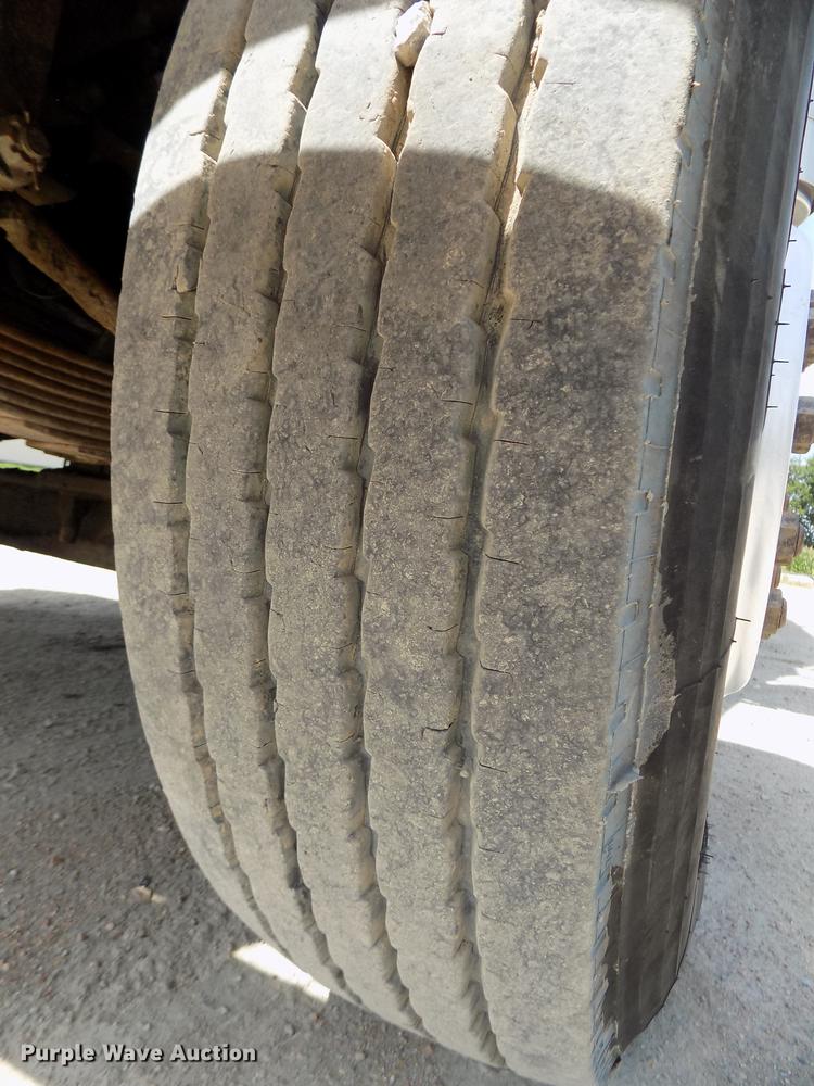 image for item DB8684 1997 Freightliner FLD120 Classic dump truck