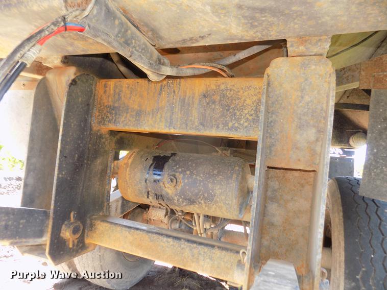 image for item DB8690 1999 Western STR26401 barrel bed end dump trailer