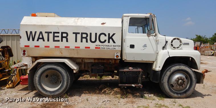 image for item DC5952 1992 Ford LN8000 tank truck