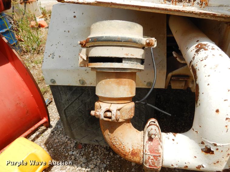 image for item DC5952 1992 Ford LN8000 tank truck