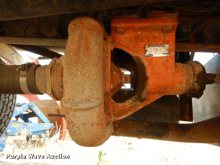 image for item DC5952 1992 Ford LN8000 tank truck