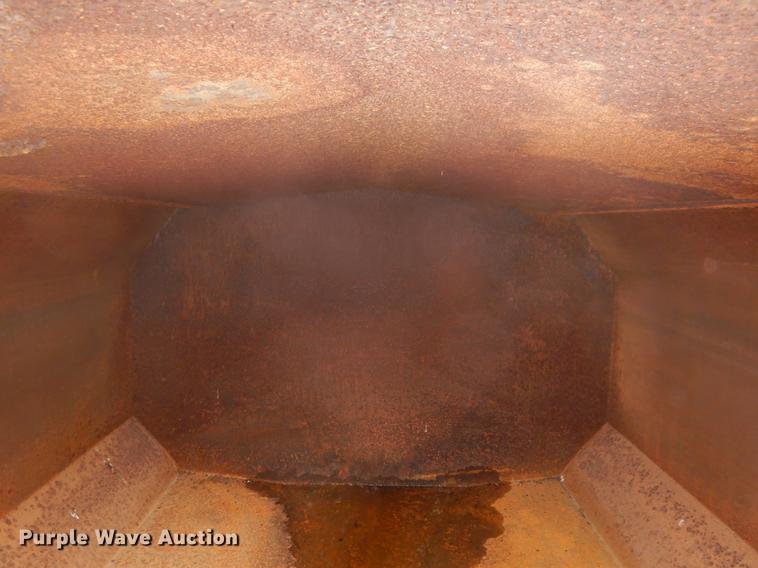 image for item DC5952 1992 Ford LN8000 tank truck