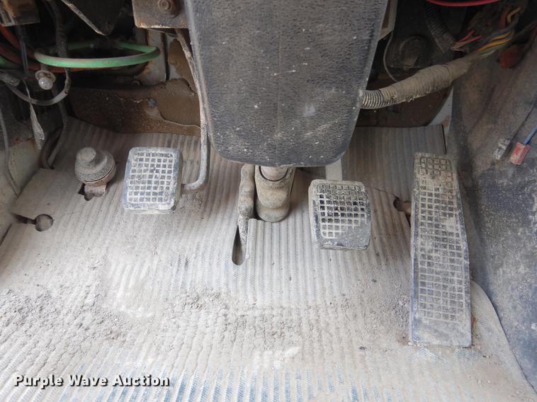 image for item DC5952 1992 Ford LN8000 tank truck