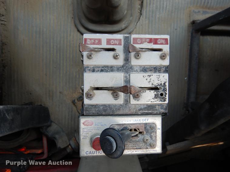 image for item DC5952 1992 Ford LN8000 tank truck