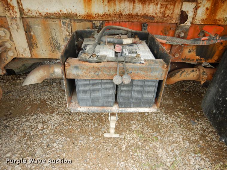 image for item DC5952 1992 Ford LN8000 tank truck