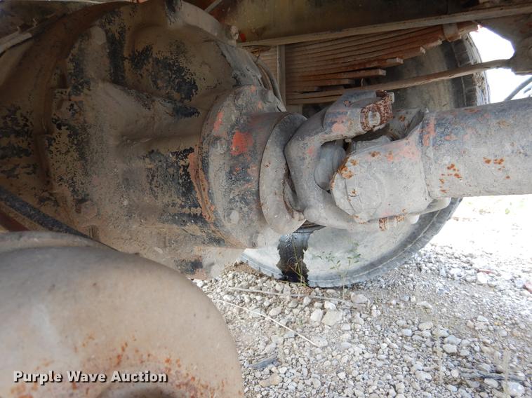 image for item DC5952 1992 Ford LN8000 tank truck