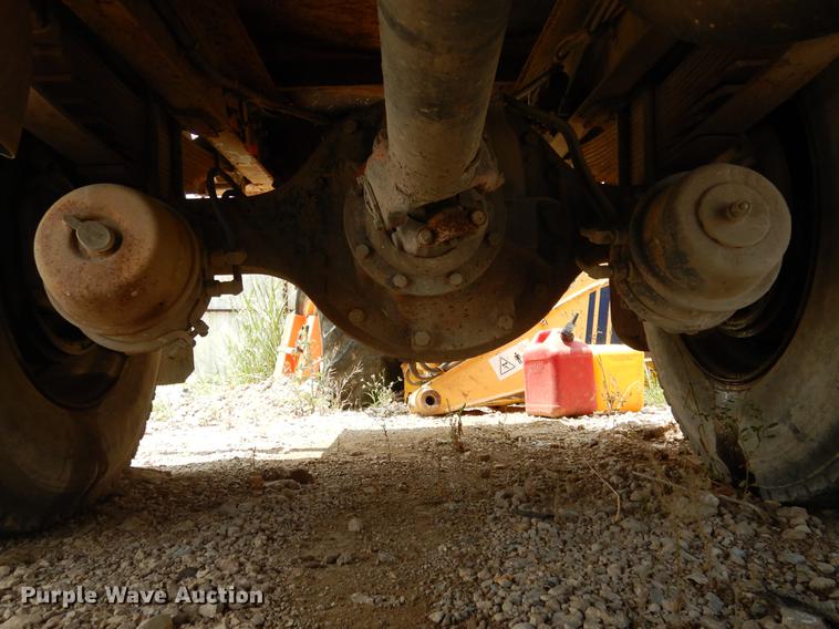 image for item DC5952 1992 Ford LN8000 tank truck