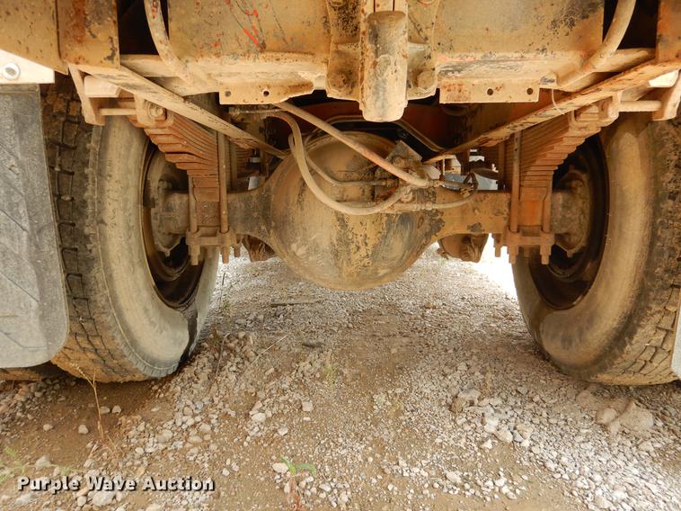 image for item DC5952 1992 Ford LN8000 tank truck