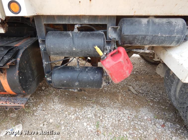 image for item DC5952 1992 Ford LN8000 tank truck