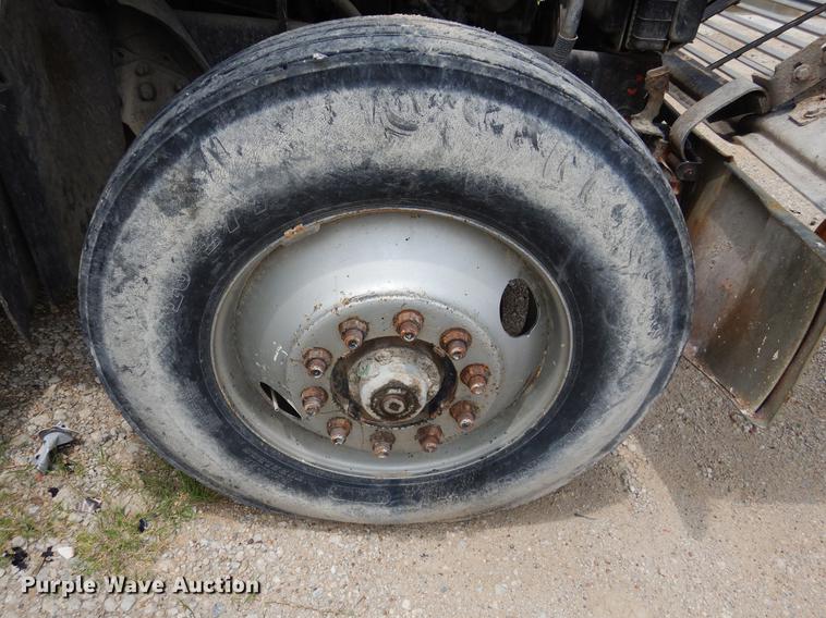 image for item DC5952 1992 Ford LN8000 tank truck