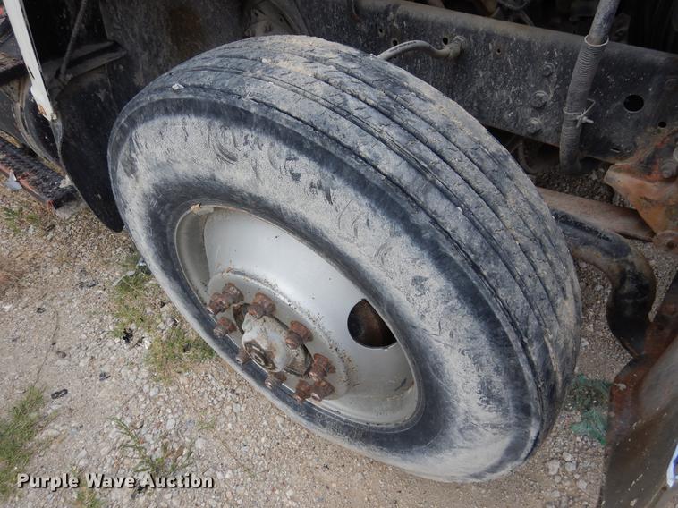 image for item DC5952 1992 Ford LN8000 tank truck