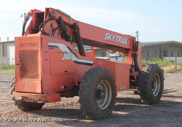 image for item DD4988 2007 SkyTrak 6036 telehandler