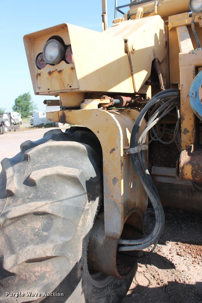 image for item DD4993 1999 CMI RS-650 reclaimer/stabilizer