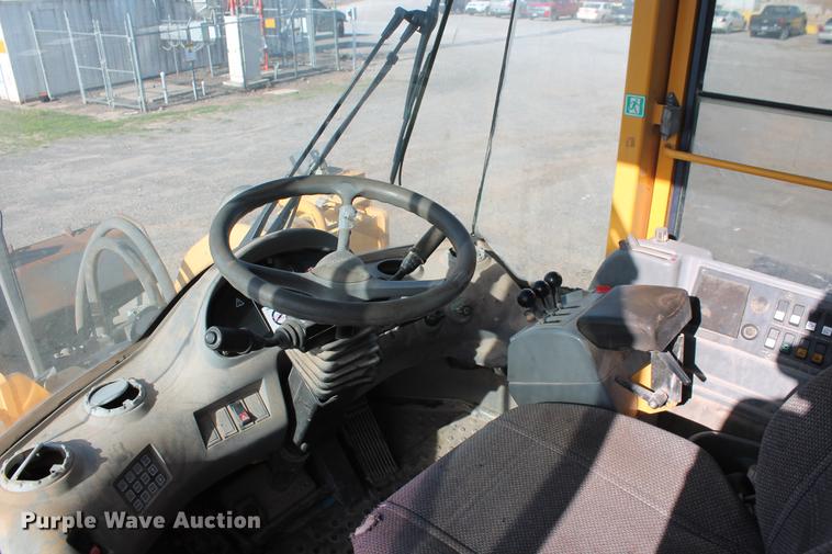 image for item DD4994 2004 Volvo L150E wheel loader