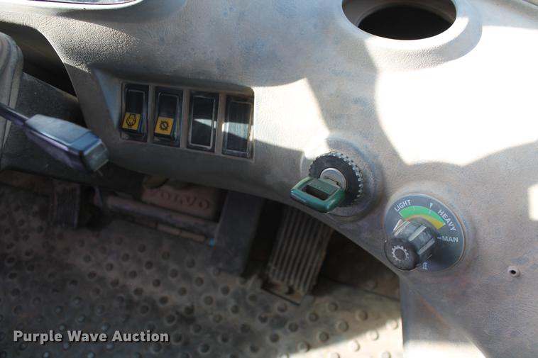 image for item DD4994 2004 Volvo L150E wheel loader