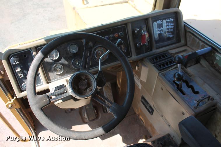 image for item DD5225 1993 Caterpillar D400D articulated haul truck