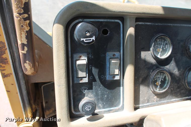 image for item DD5225 1993 Caterpillar D400D articulated haul truck