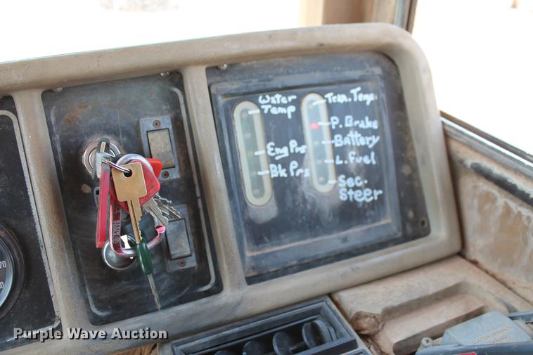 image for item DD5225 1993 Caterpillar D400D articulated haul truck