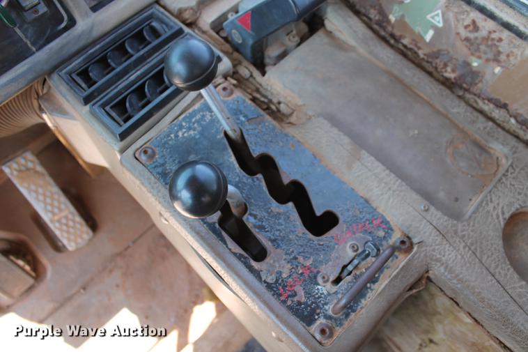 image for item DD5225 1993 Caterpillar D400D articulated haul truck