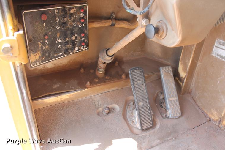 image for item DD5225 1993 Caterpillar D400D articulated haul truck