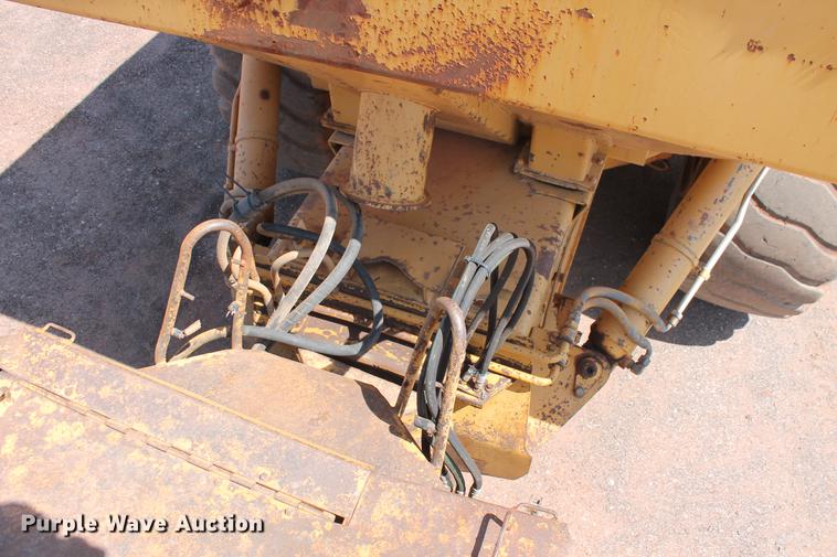 image for item DD5225 1993 Caterpillar D400D articulated haul truck