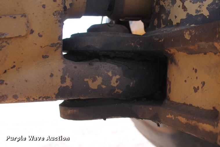 image for item DD5225 1993 Caterpillar D400D articulated haul truck