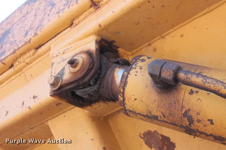 image for item DD5225 1993 Caterpillar D400D articulated haul truck