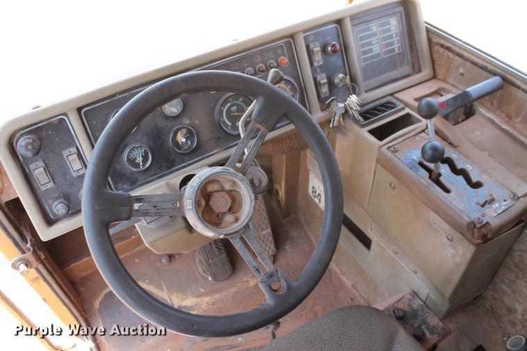 image for item DD5226 1993 Caterpillar D400D articulated haul truck