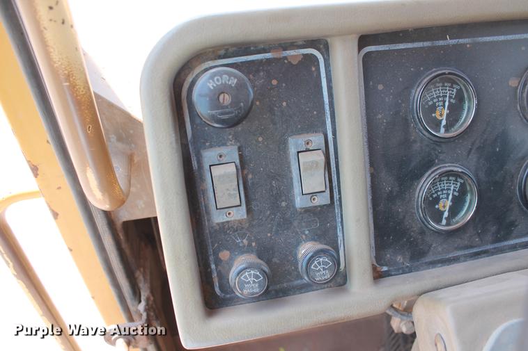 image for item DD5226 1993 Caterpillar D400D articulated haul truck