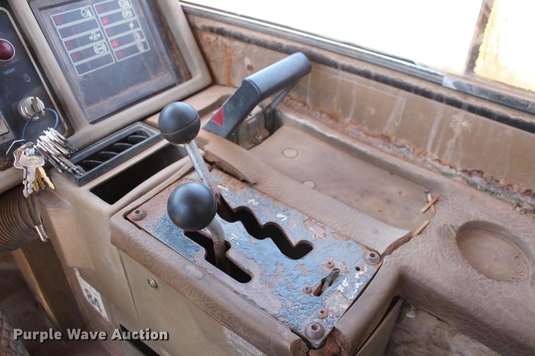 image for item DD5226 1993 Caterpillar D400D articulated haul truck