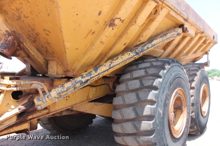 image for item DD5226 1993 Caterpillar D400D articulated haul truck