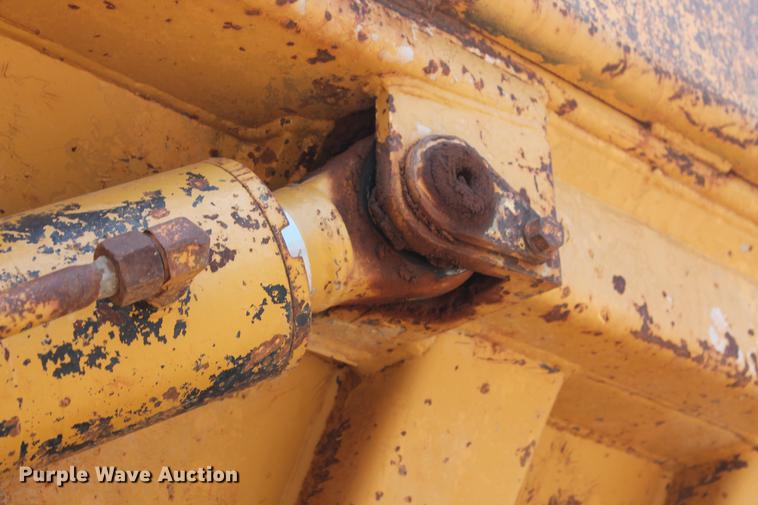 image for item DD5226 1993 Caterpillar D400D articulated haul truck