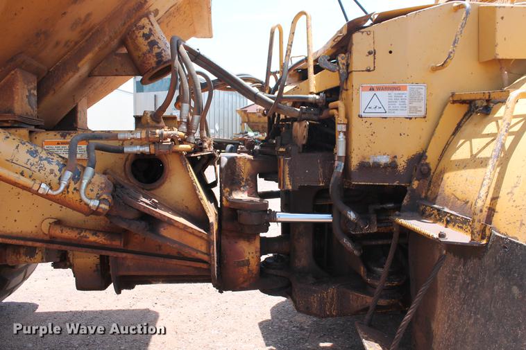 image for item DD5226 1993 Caterpillar D400D articulated haul truck