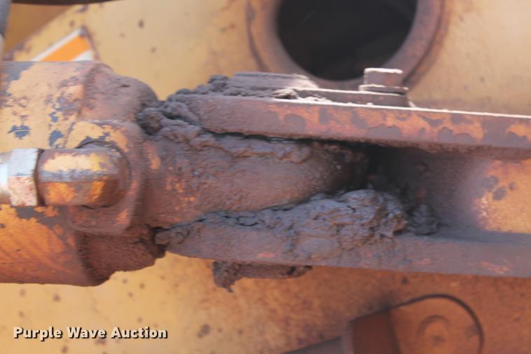 image for item DD5226 1993 Caterpillar D400D articulated haul truck