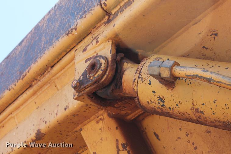 image for item DD5226 1993 Caterpillar D400D articulated haul truck