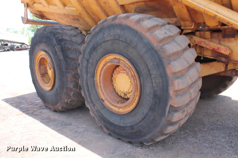 image for item DD5226 1993 Caterpillar D400D articulated haul truck